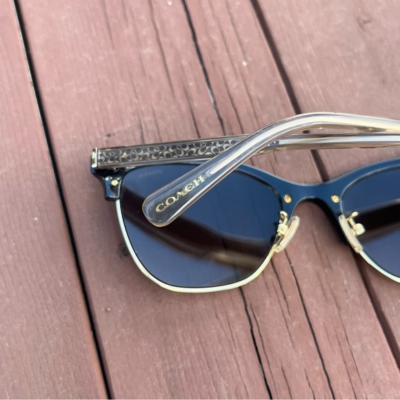 Coach Retro Signature Sunglasses - Picture 4 of 5